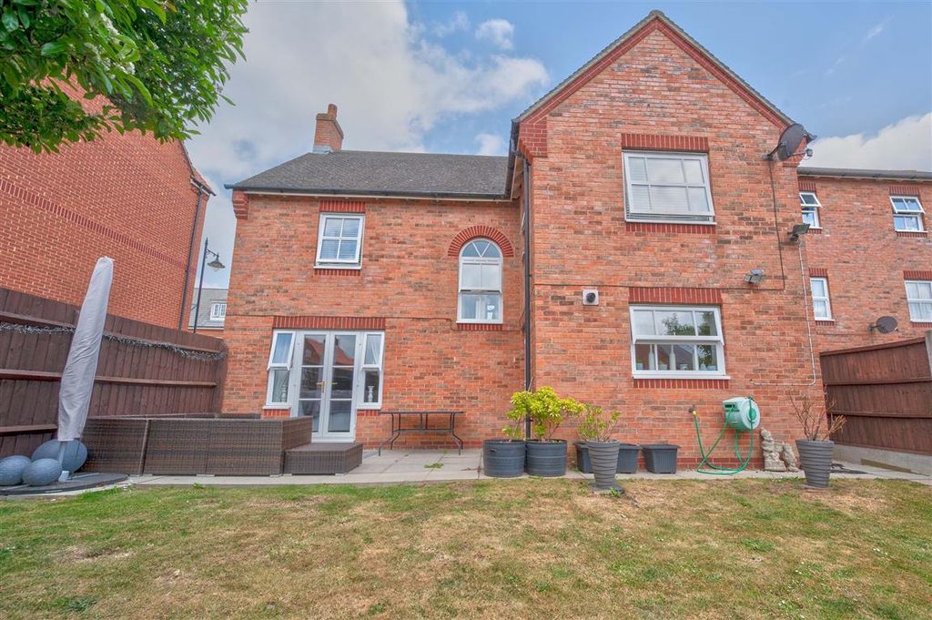 Property photo 2 of 16