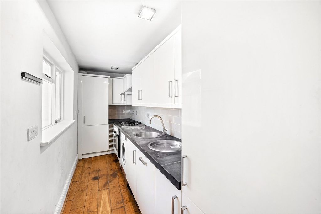 Property photo 3 of 16 Picture No. 13