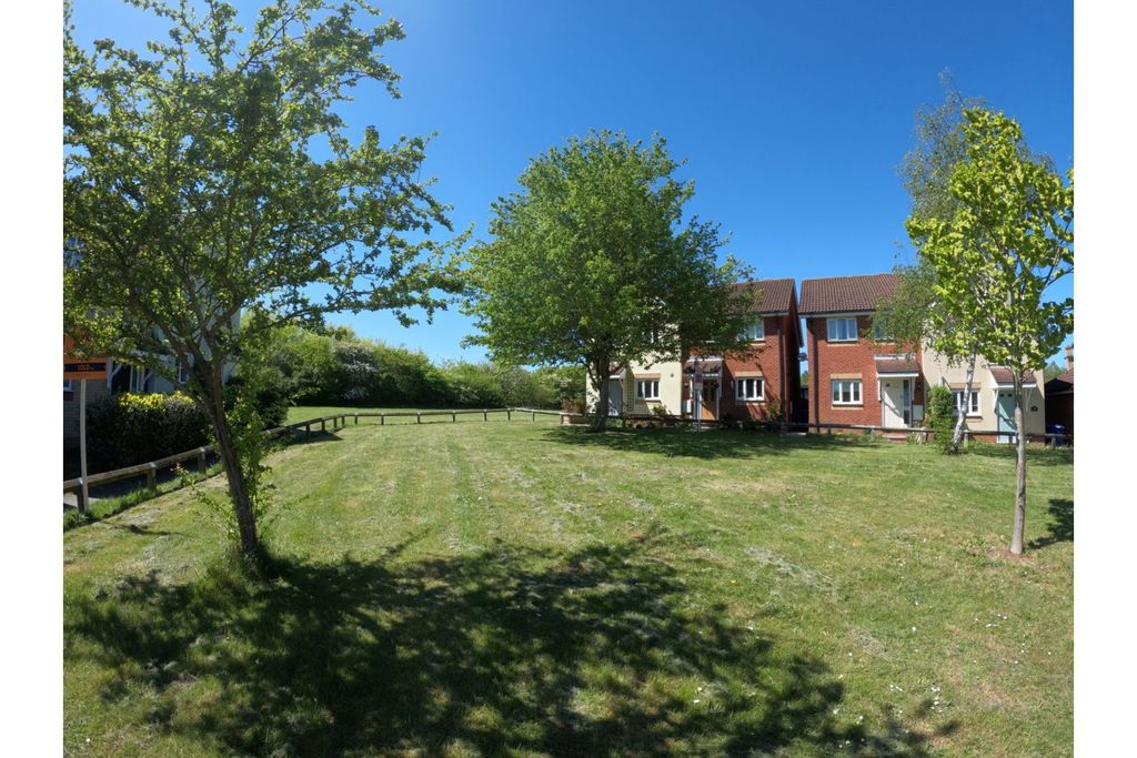 Property photo 2 of 22