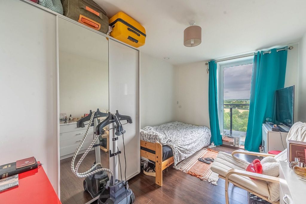 Additional image 12 of 3 bed flat for saleGreen Lane, Elstree, Edgware HA8