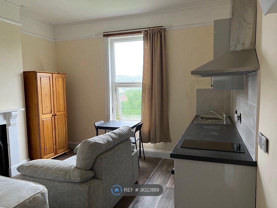 Property photo 1 of 4