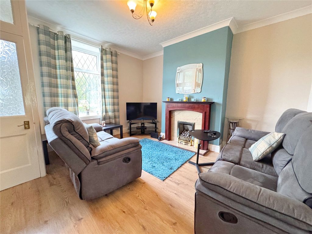 Property photo 2 of 14 Lounge