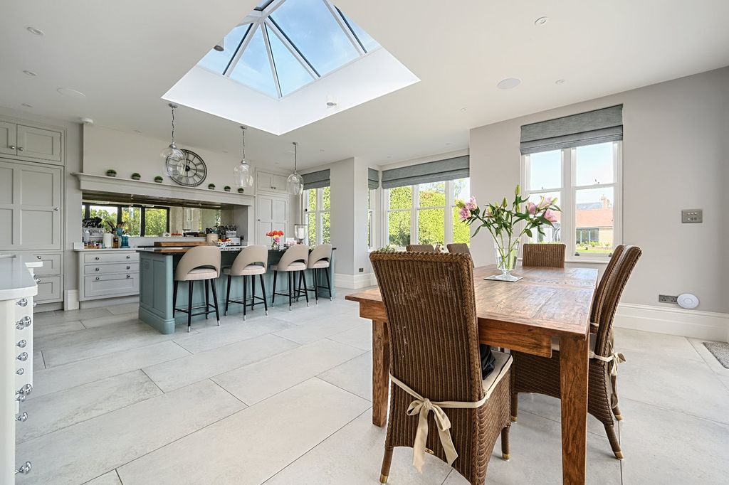 Property photo 2 of 29 Picture No. 09