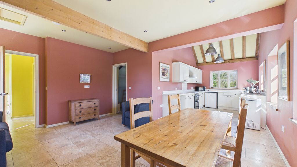 Property photo 3 of 10