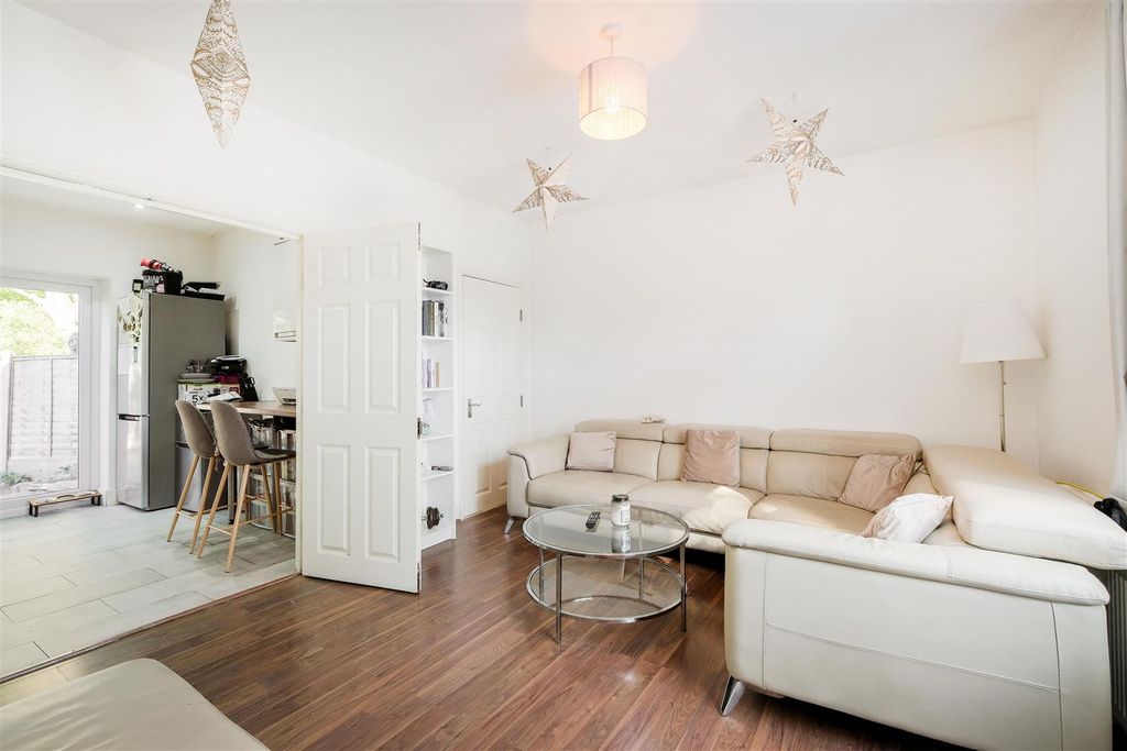 Property photo 3 of 19