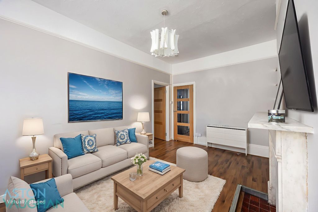 Property photo 3 of 12 4553354