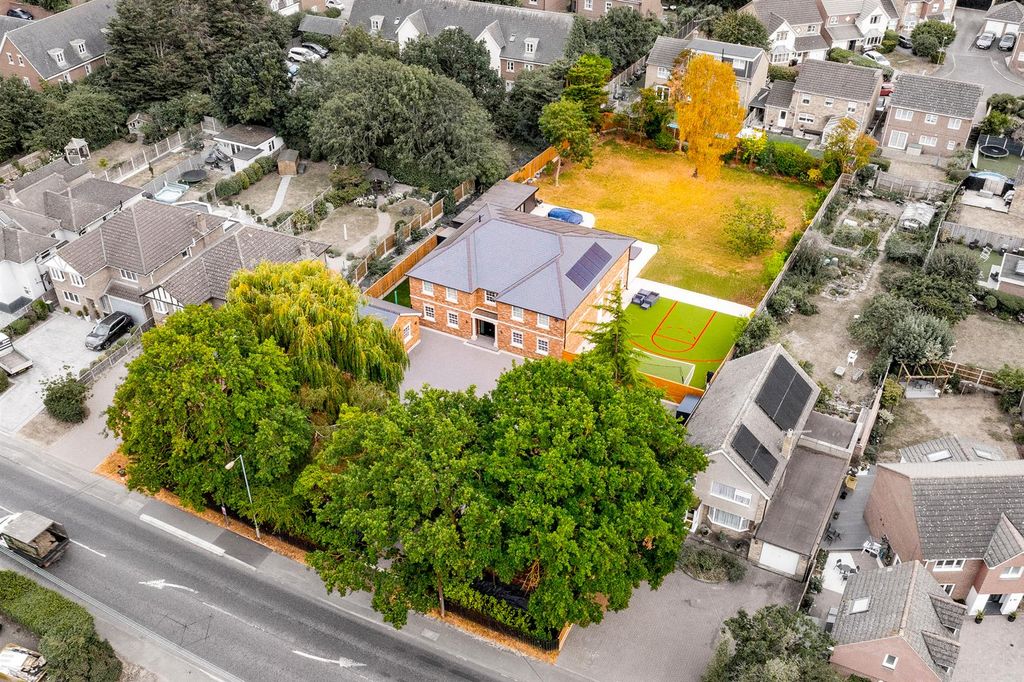 Property photo 1 of 67