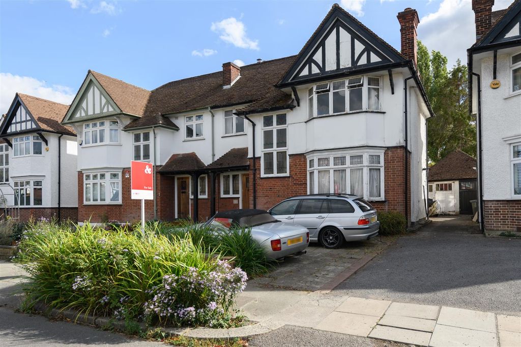 Property photo 1 of 16 Wynchgate 16.Jpg