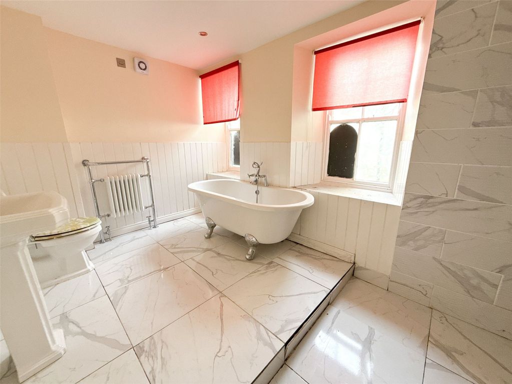 Property photo 3 of 12 Bathroom