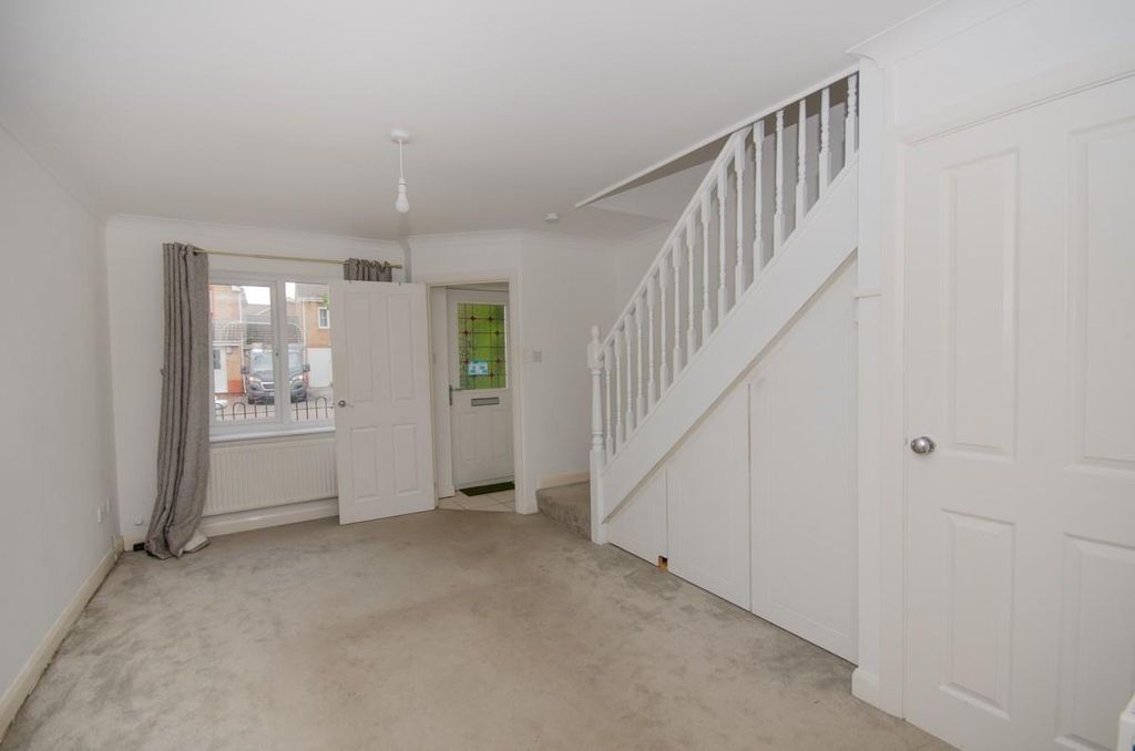 Property photo 2 of 13 Lounge.Jpg