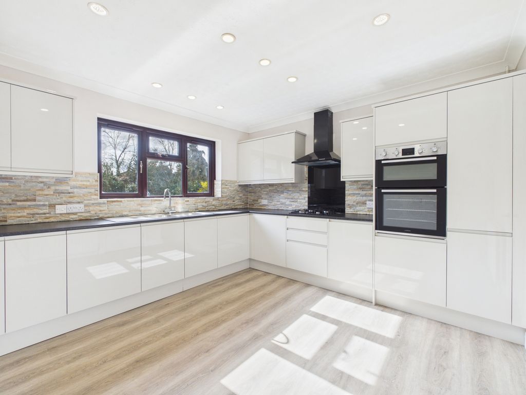 Property photo 3 of 25 Photo 2