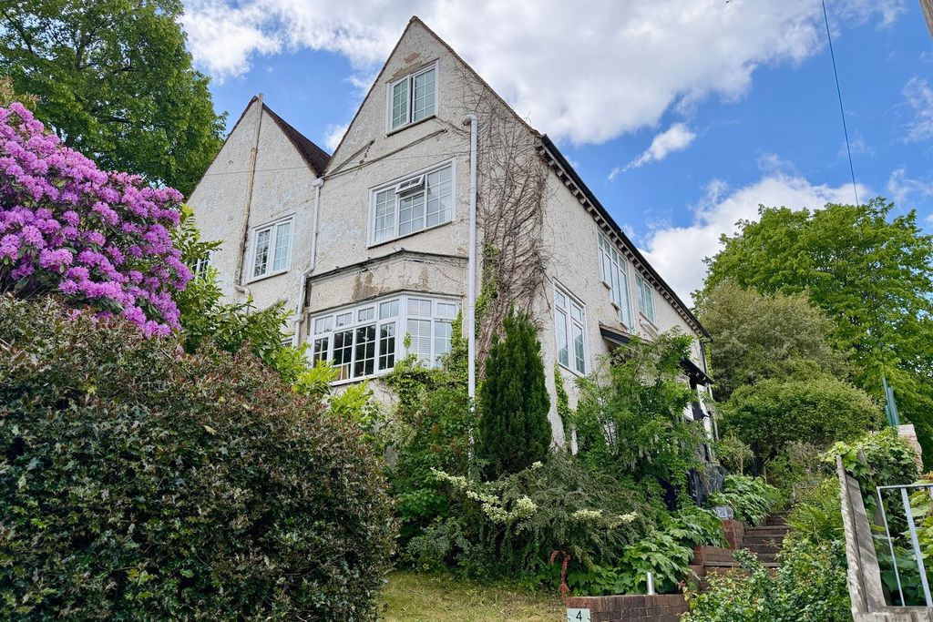 Property photo 1 of 28