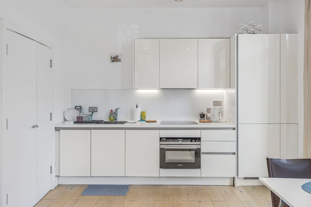 Property photo 2 of 9 2