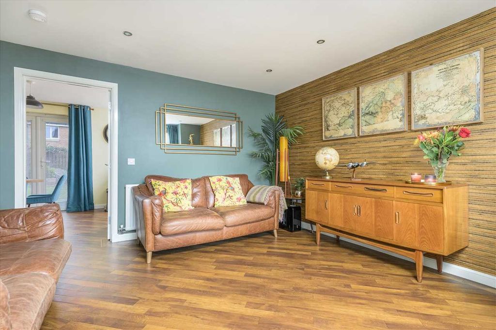 Property photo 3 of 23