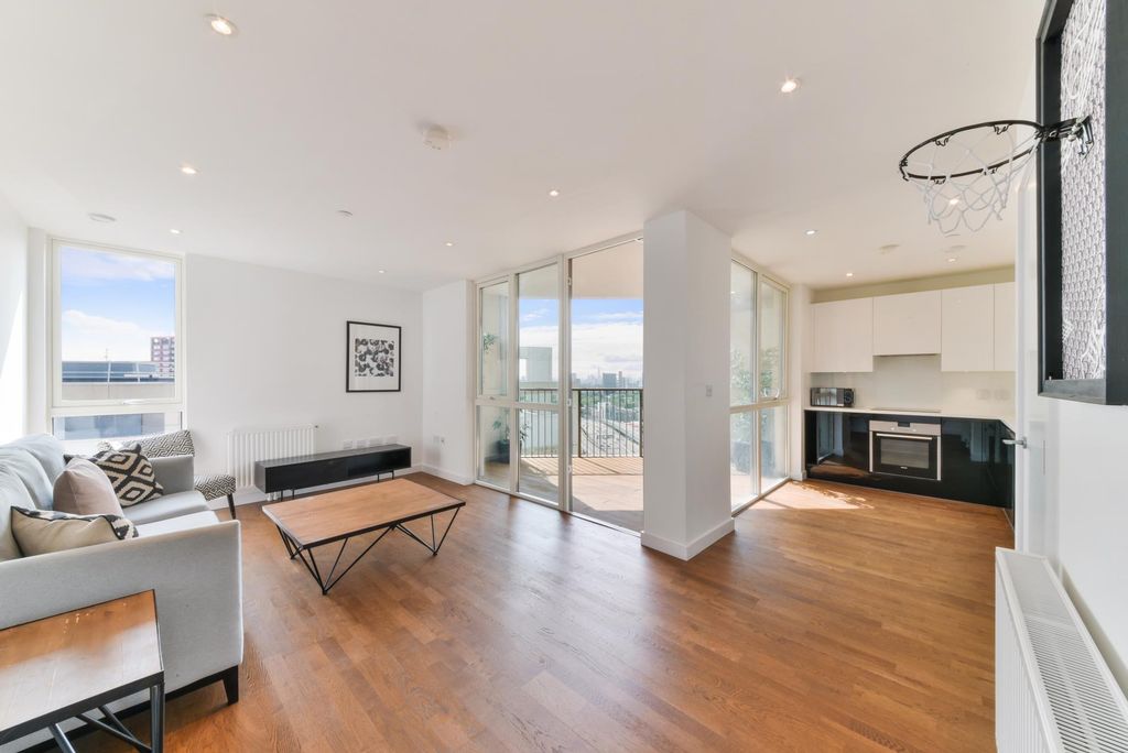 Property photo 2 of 9