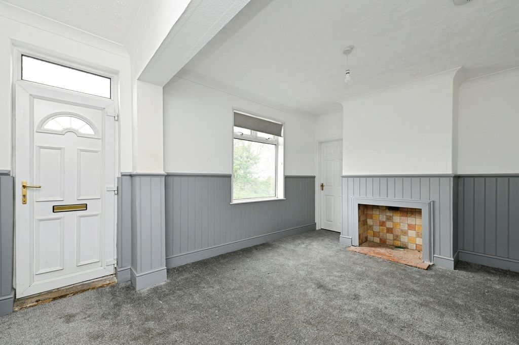 Property photo 3 of 17 Photo