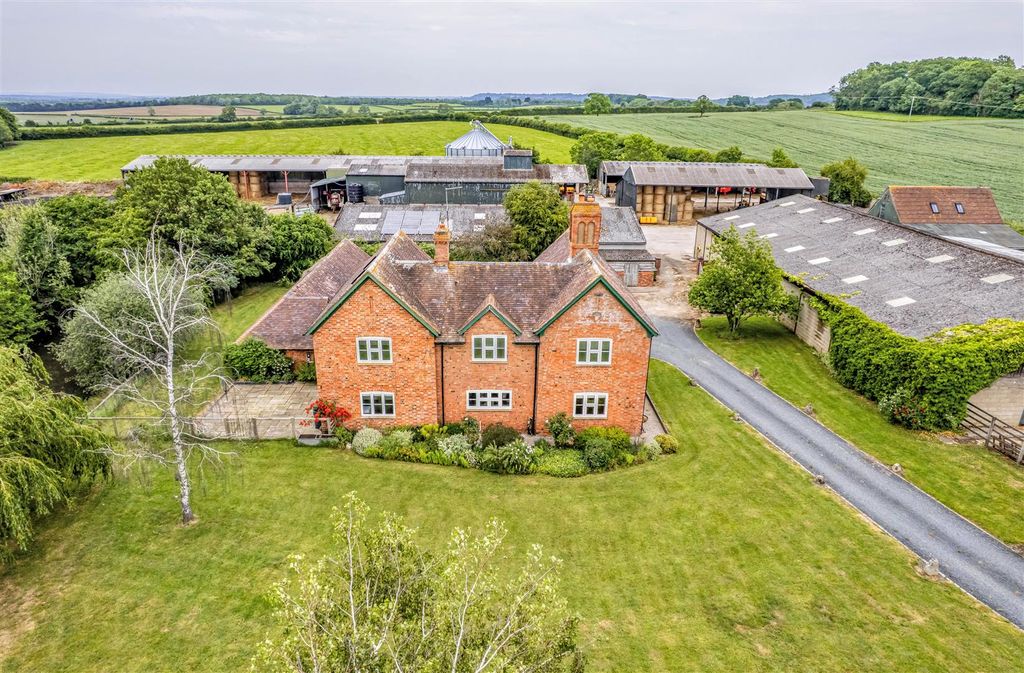 Additional image 4 of 6 bed farmhouse for saleLot 1 - Hill Court Farm, Pershore, Worcestershire WR10