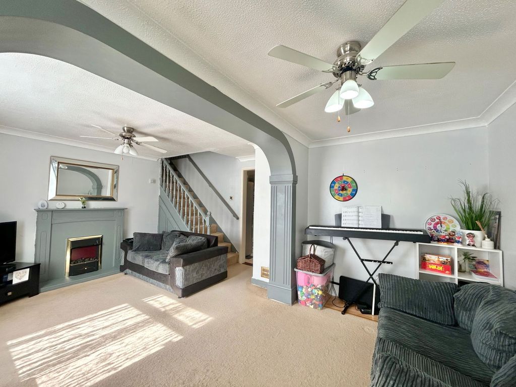 Property photo 2 of 19