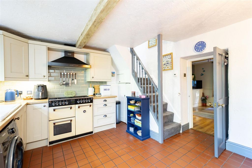 Property photo 3 of 30 Kitchen Diner