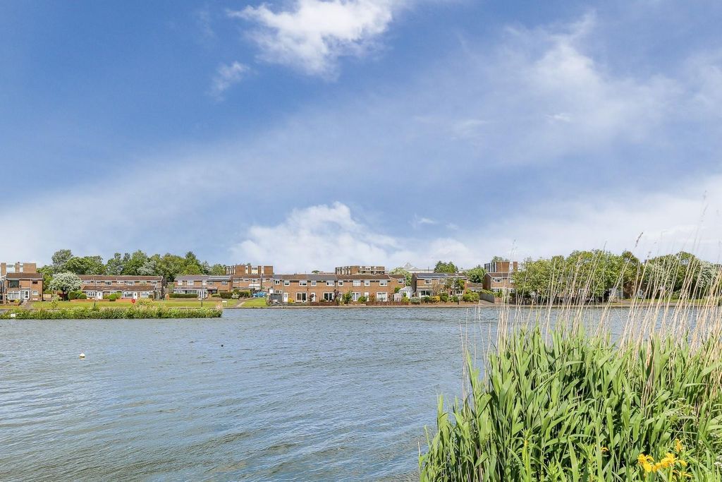 Property photo 1 of 15 External