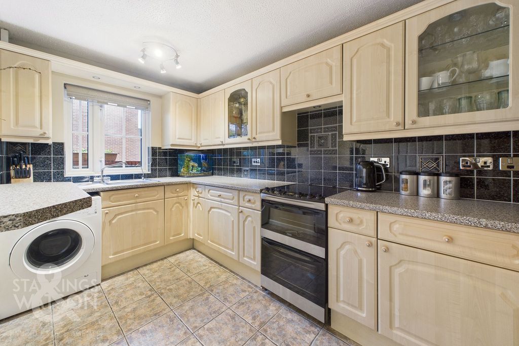 Property photo 3 of 26