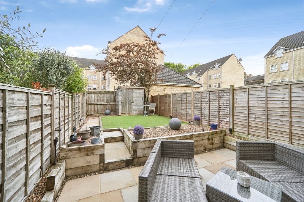 Property photo 2 of 19