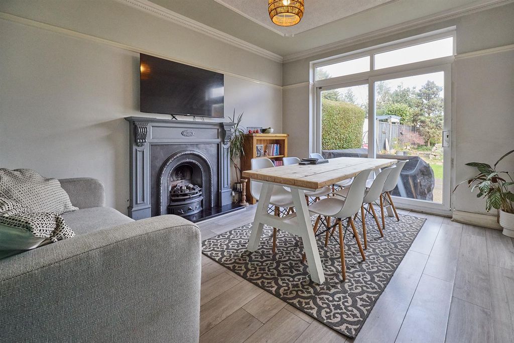 Property photo 2 of 16 Dining Room To Rear