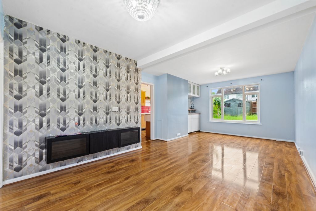 Property photo 3 of 10 Picture 3