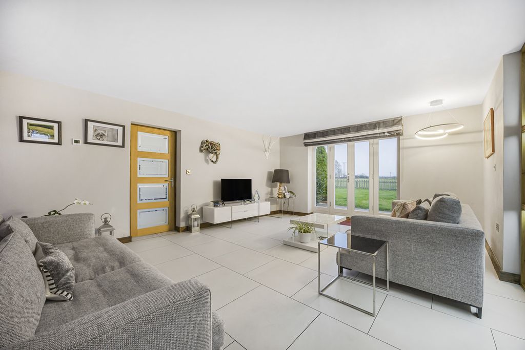 Property photo 3 of 30