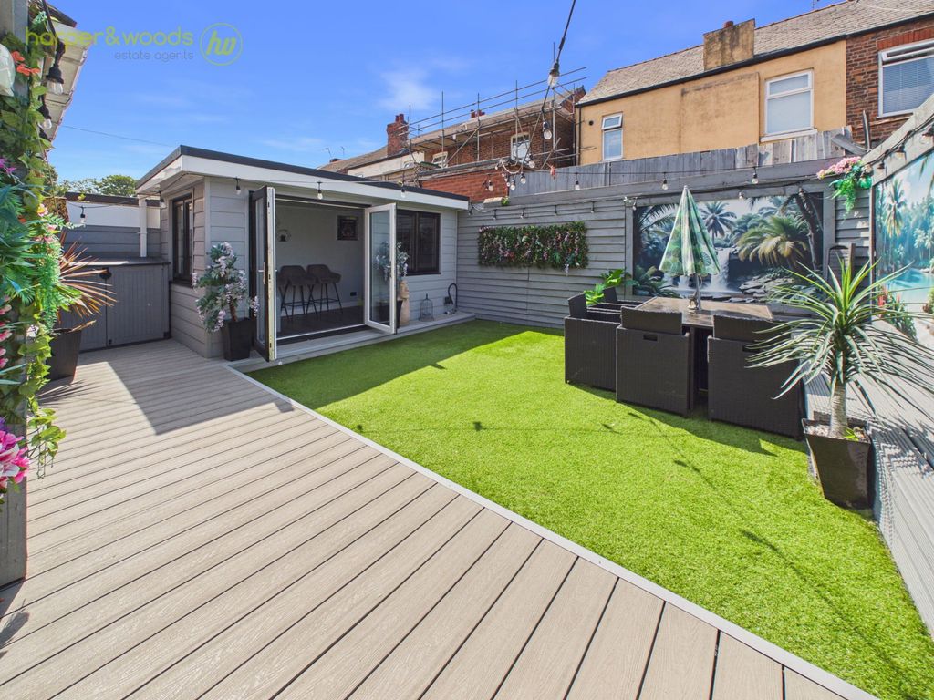 Property photo 2 of 43