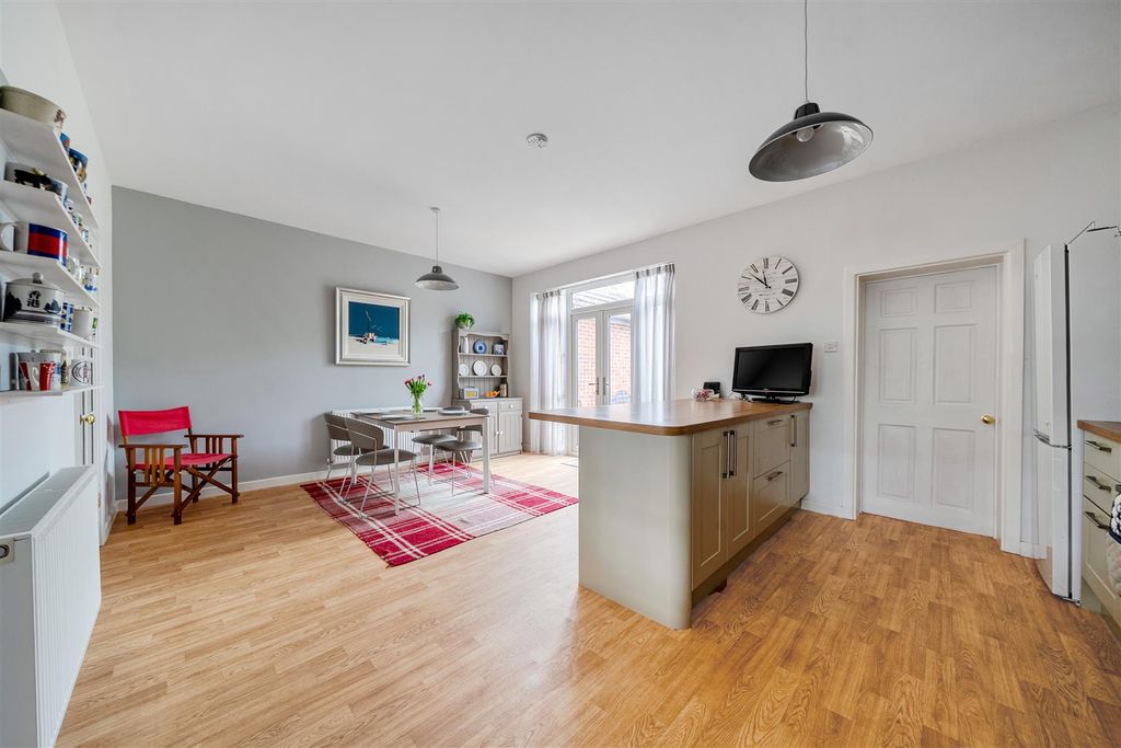 Property photo 3 of 28 1458099-17-6A0Db7c4938A5.Jpg