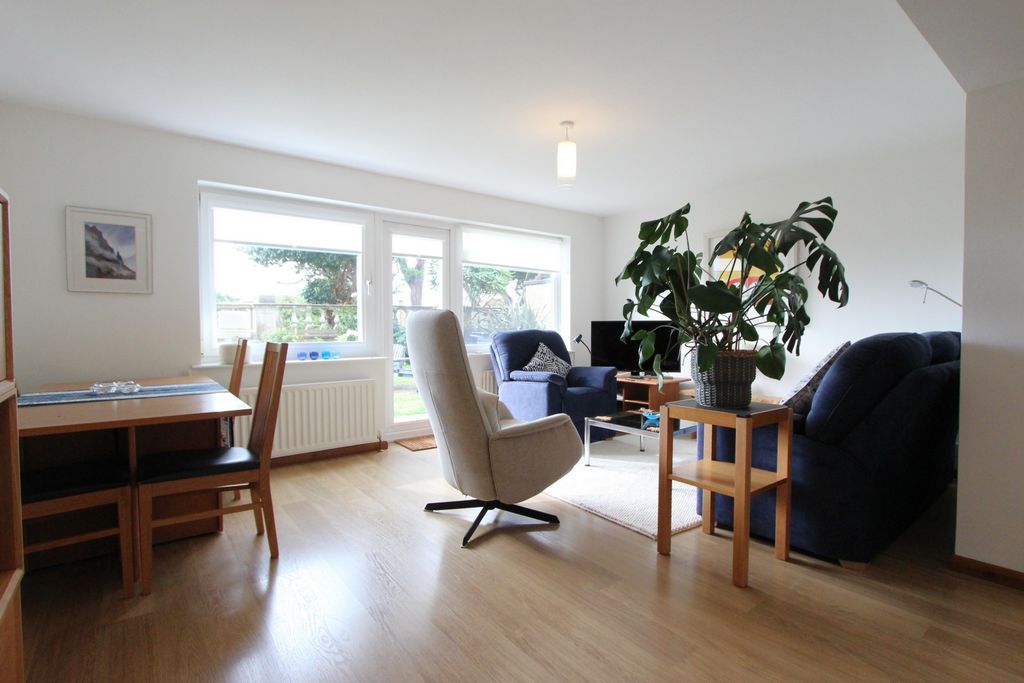 Property photo 3 of 12 Photo 11