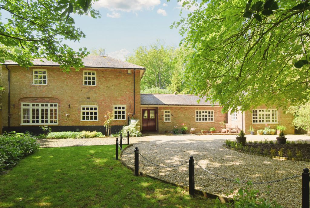 Property photo 1 of 36 1 (23)