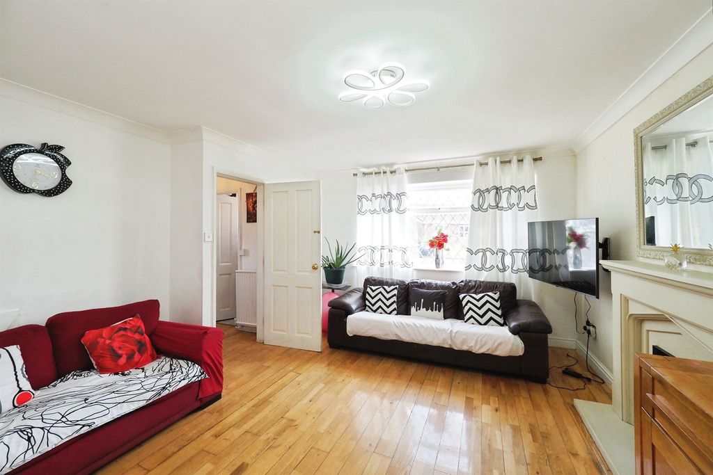 Property photo 3 of 17
