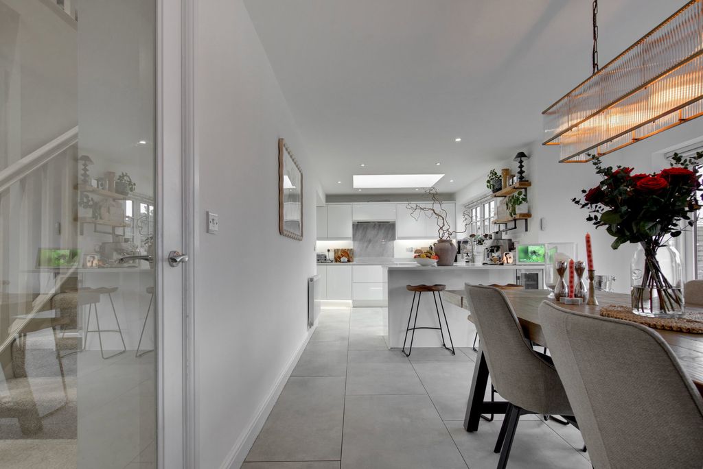 Property photo 2 of 44