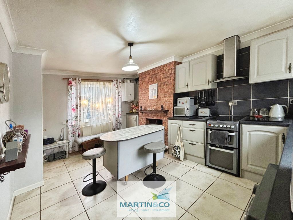 Property photo 3 of 16 E9878B50--4404-9E7D-B7E7E623Cb3E-42687-00000F92B58