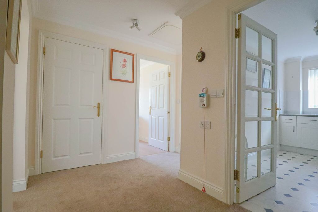 Property photo 2 of 14