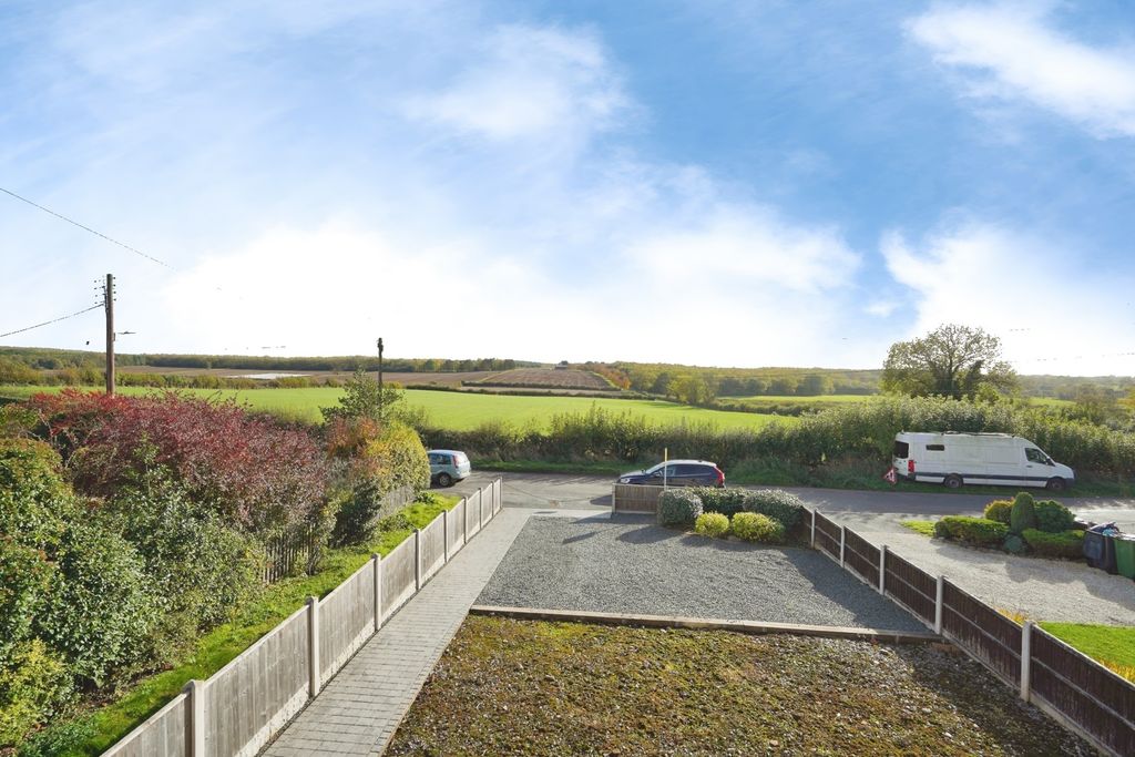 Property photo 2 of 22 Pbox-Img.Jpg