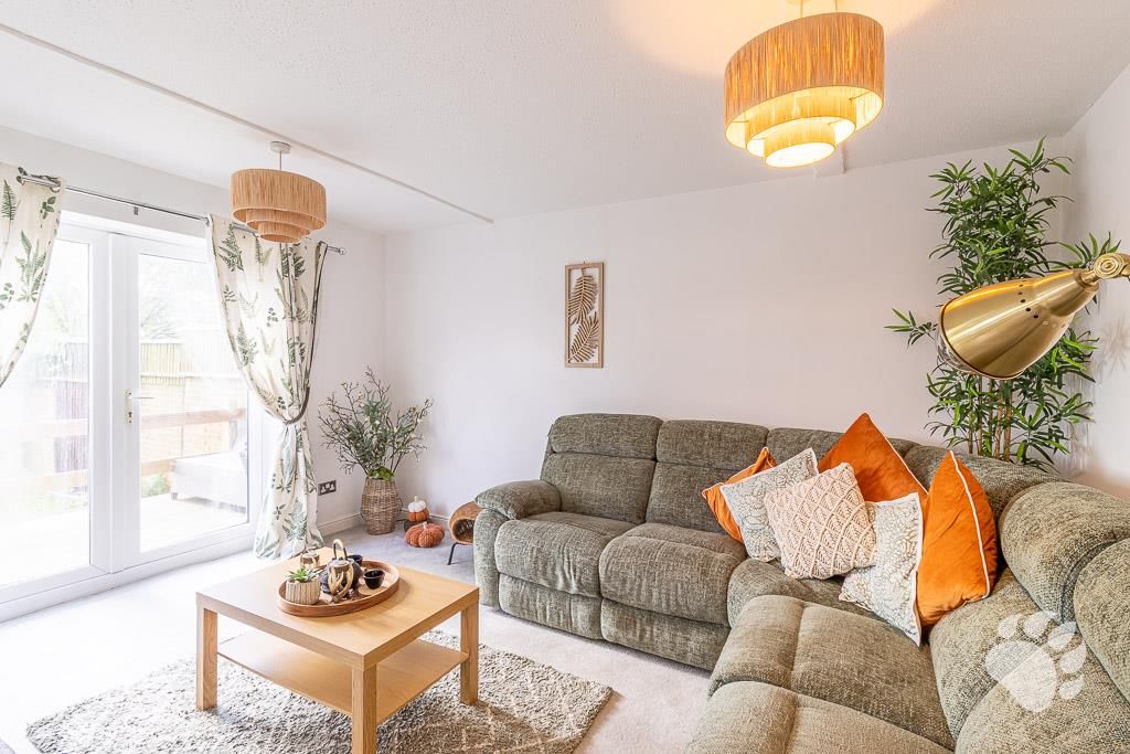 Property photo 2 of 25 Lounge