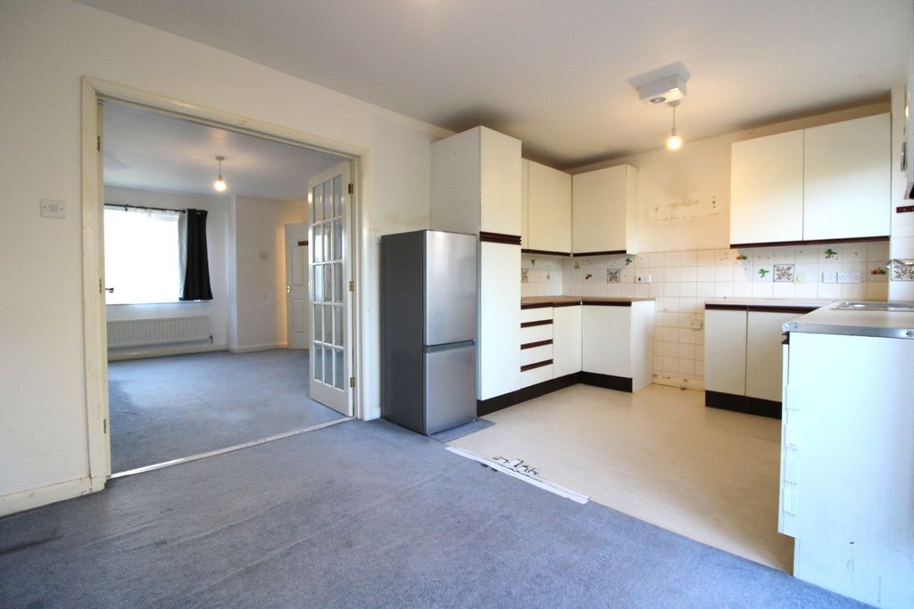 Property photo 3 of 9 Img_5306