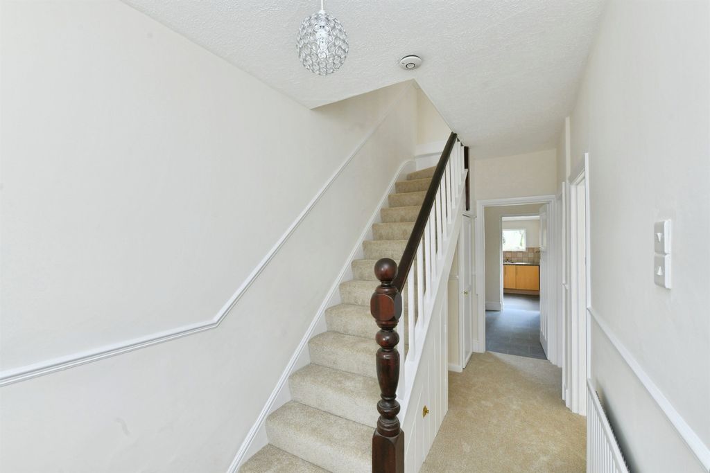 Property photo 2 of 21
