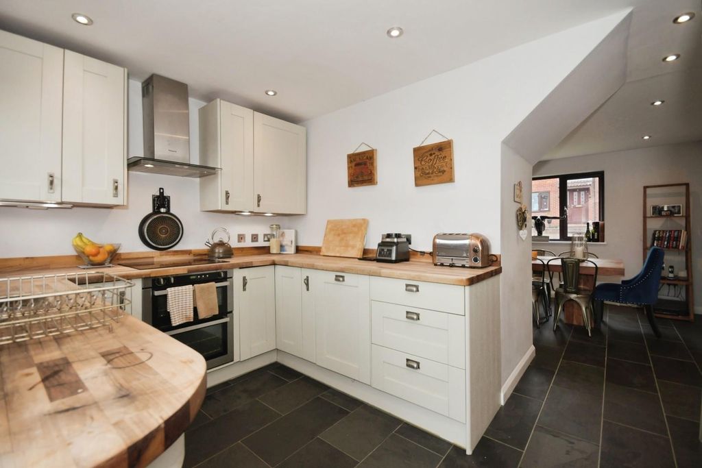 Property photo 3 of 22 Kitchen.Jpg