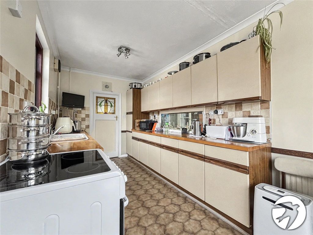 Property photo 3 of 23 Picture No. 23