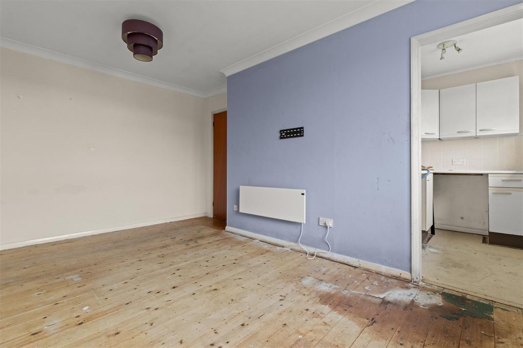 Property photo 3 of 12 Living Room