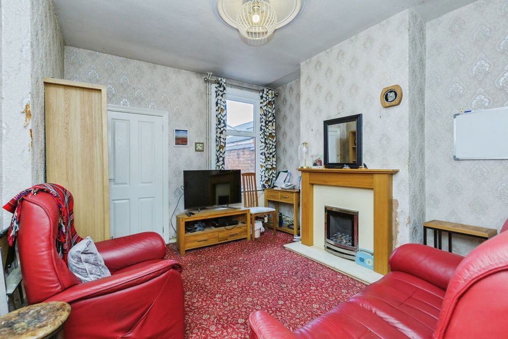 Property photo 3 of 16 Photo