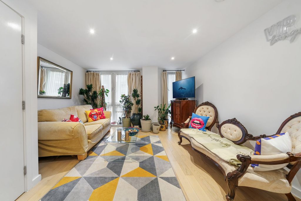 Property photo 3 of 12