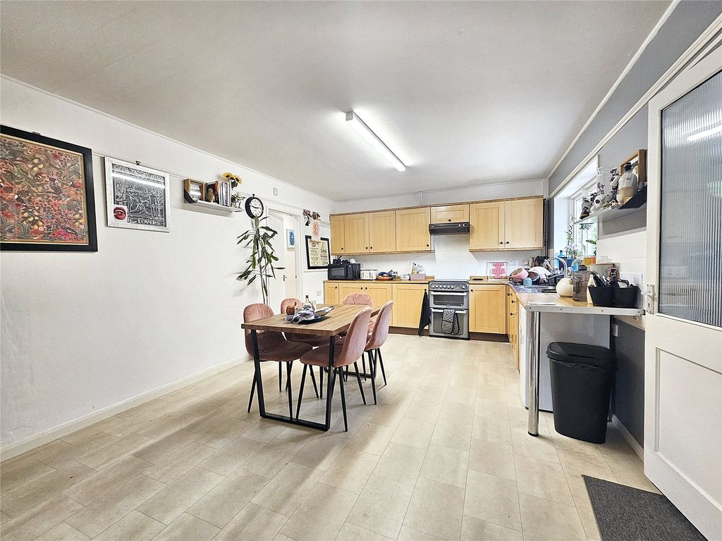 Property photo 3 of 13 Picture No. 16