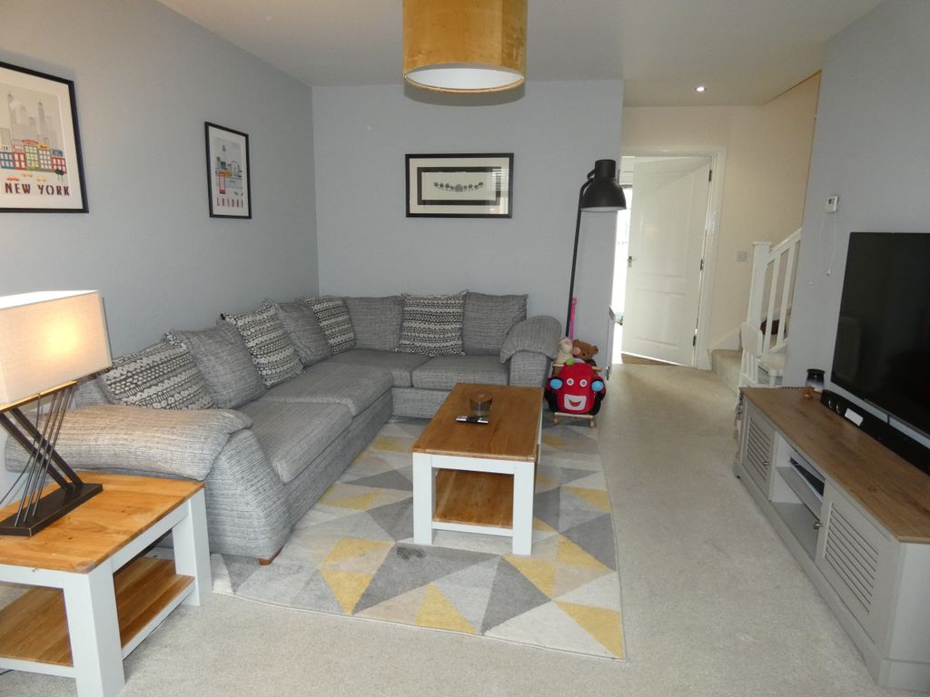 Property photo 3 of 21 Lounge