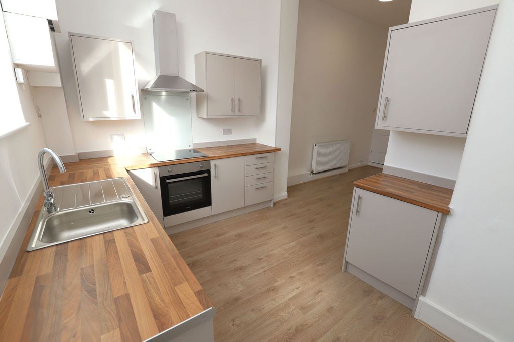 Property photo 3 of 26