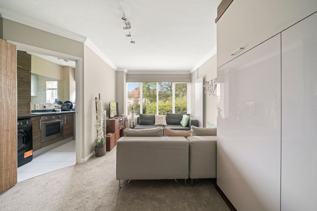 Property photo 3 of 10 2 - Flat 25 The Newl